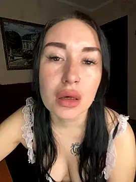 Roxana Bell online show from October 29, 5:59 pm