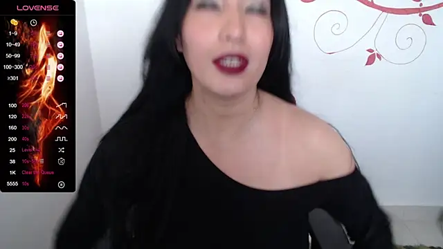 Roxanne Ssummers online show from October 31, 10:14 pm