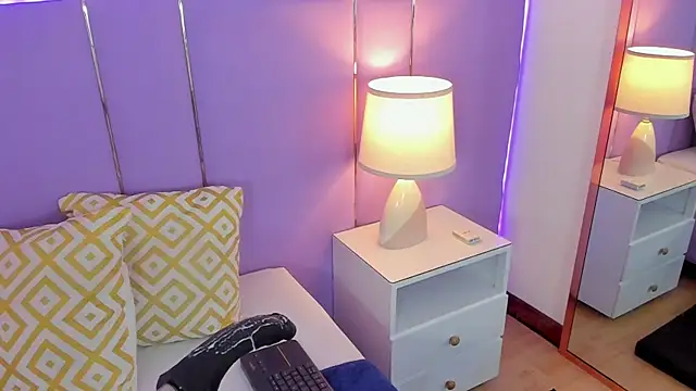 SophyRuiz  online show from March 30, 11:54 am