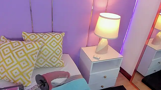 SophyRuiz  online show from March 26, 12:29 pm