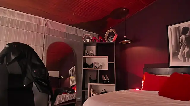 Moony 14 online show from April 25, 1:41 pm