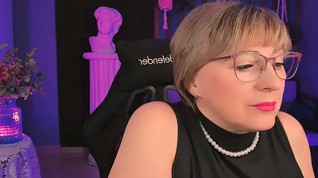 Snapshot of sugar_vivien chatting on October 4, 1:39 pm sugar vivien online show from October 4, 1:39 pm