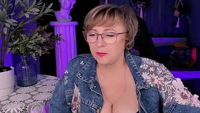 Snapshot of sugar_vivien chatting on October 15, 1:25 pm sugar vivien online show from October 15, 1:25 pm