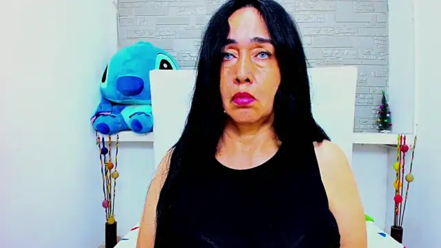 HorniestMilf online show from January 14, 11:32 pm