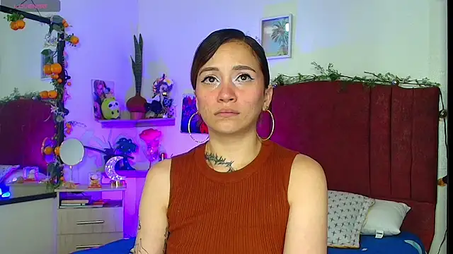 alisson zafiro  online show from April 15, 3:40 am