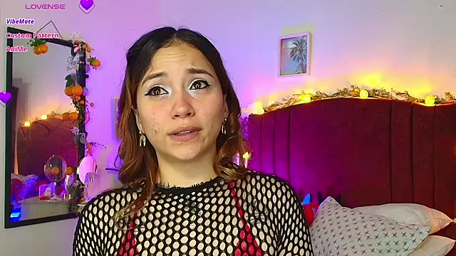 alisson zafiro  online show from April 19, 3:28 am