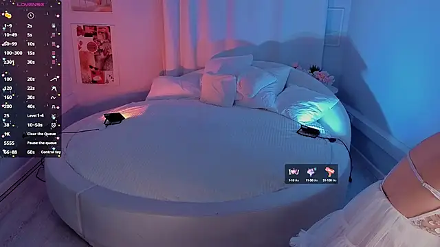 Lil Amelie online show from October 11, 7:24 am