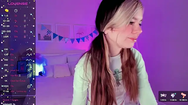 Lil Amelie online show from September 24, 2:05 pm