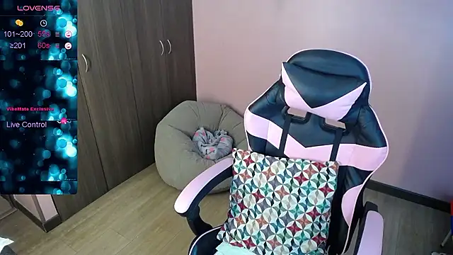 paolagomez  online show from January 17, 9:22 pm