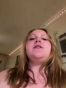 Snapshot of PhatAssBlond chatting on September 27, 1:02 am PhatAssBlond online show from September 27, 1:02 am