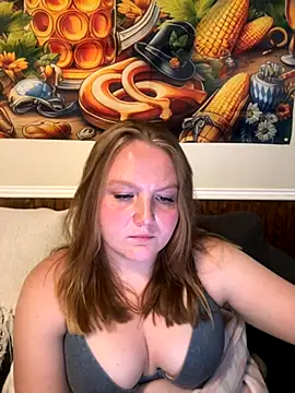 Snapshot of PhatAssBlond chatting on September 16, 10:18 pm PhatAssBlond online show from September 16, 10:18 pm