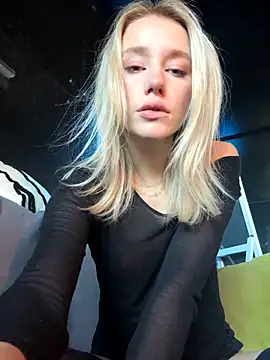Snapshot of SSSATIVA_model chatting on October 12, 10:56 pm SSSATIVA model online show from October 12, 10:56 pm