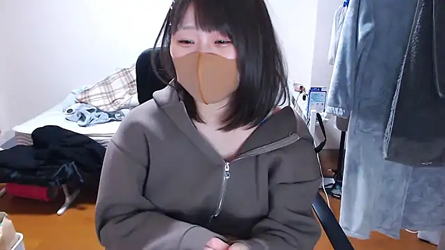 izumi  123 online show from February 23, 12:15 pm