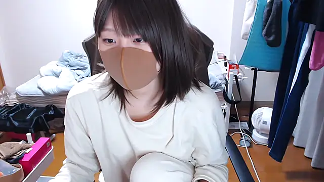 izumi  123 online show from March 13, 5:03 pm