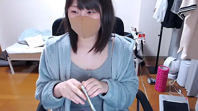 izumi  123 online show from June 4, 3:38 pm