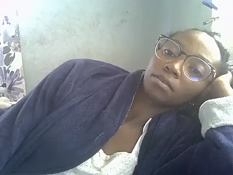 ElianeHot online show from April 9, 8:42 am