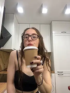 Snapshot of MartiniiSelenna chatting on September 11, 6:03 am MartiniiSelenna online show from September 11, 6:03 am