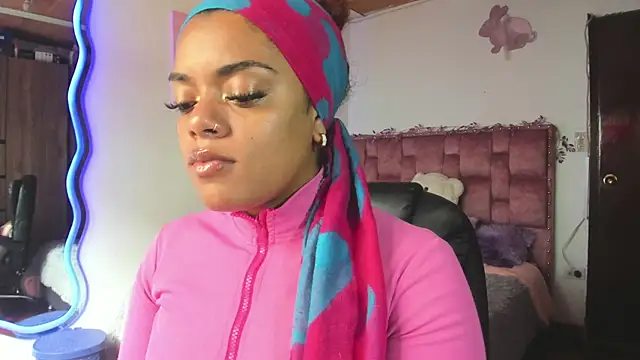 ladyrd1 online show from January 11, 7:52 pm