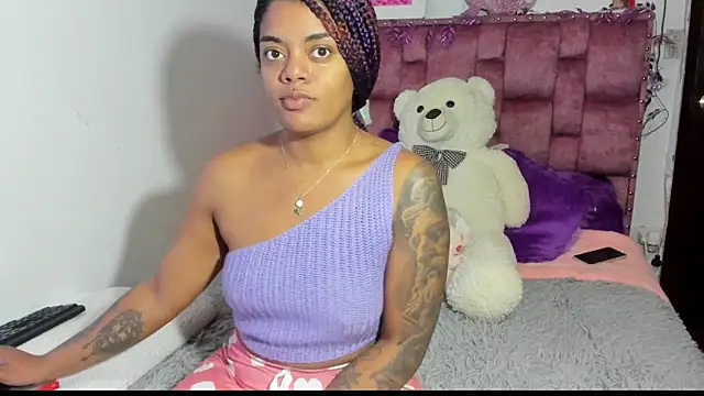 ladyrd1 online show from October 18, 7:55 am