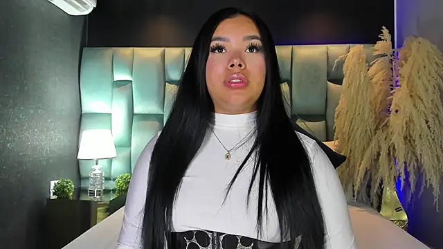 MarianaGarciaa   online show from April 14, 7:25 pm