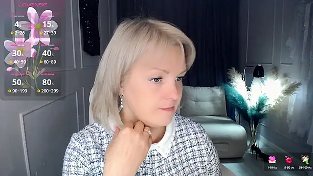 Snapshot of Juarnea chatting on September 13, 2:25 pm Juarnea online show from September 13, 2:25 pm