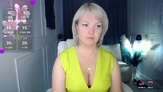 Snapshot of Juarnea chatting on October 7, 7:46 am Juarnea online show from October 7, 7:46 am