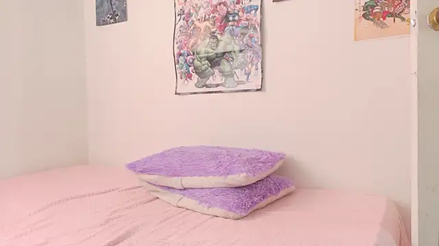 Snapshot of sunshine_girl9 chatting on September 12, 7:32 pm sunshine girl9 online show from September 12, 7:32 pm