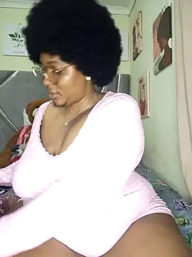 Snapshot of CocoBootyyy chatting on September 28, 10:15 pm CocoBootyyy online show from September 28, 10:15 pm