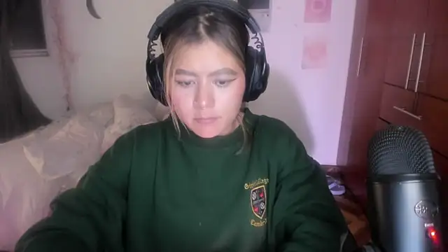 StephaniFox online show from March 9, 5:10 am