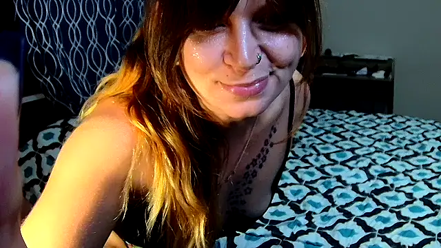 Snapshot of ZeelaXoXo chatting on October 3, 5:34 am ZeelaXoXo online show from October 3, 5:34 am