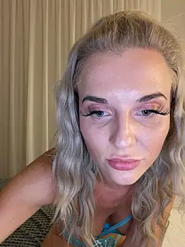 JayJayPink online show from May 22, 8:29 pm