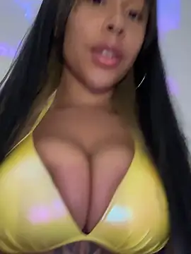 HaileyDiana online show from April 9, 6:02 pm