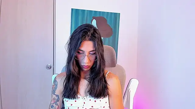 sofiaa grey  online show from March 18, 2:33 pm