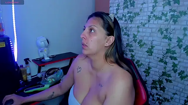 MIABOOBS   online show from October 20, 6:55 pm