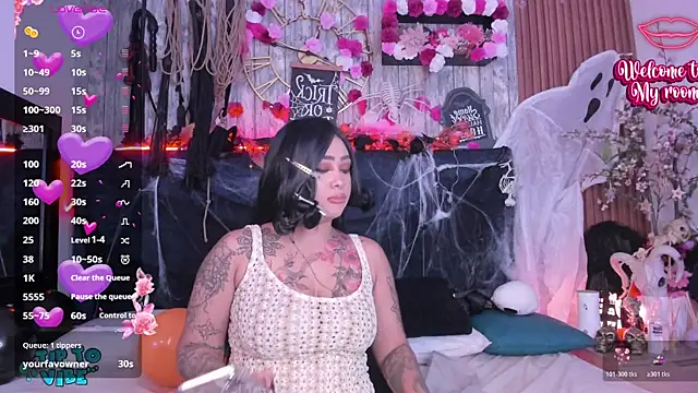 Neko Misaki online show from November 4, 12:10 pm