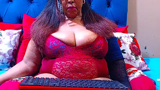 Snapshot of ebonycandy10 chatting on October 5, 4:01 pm ebonycandy10 online show from October 5, 4:01 pm