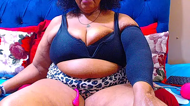Snapshot of ebonycandy10 chatting on October 18, 6:16 am ebonycandy10 online show from October 18, 6:16 am