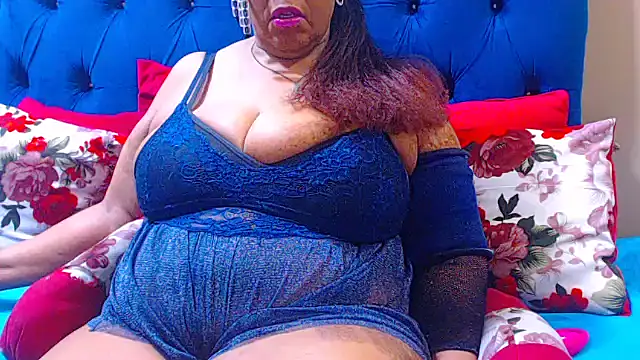 Snapshot of ebonycandy10 chatting on October 11, 10:01 pm ebonycandy10 online show from October 11, 10:01 pm