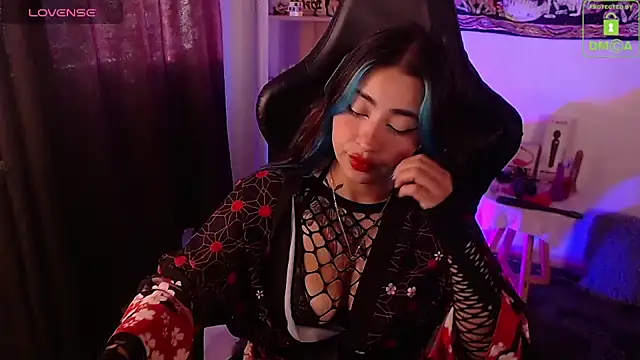 Snapshot of sweetcoralinee chatting on October 1, 10:15 pm sweetcoralinee online show from October 1, 10:15 pm