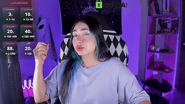 sweetcoralinee online show from March 4, 12:50 am