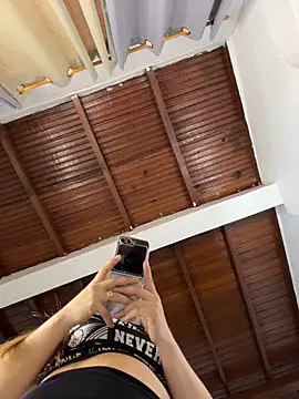 emiss  online show from March 28, 5:01 pm