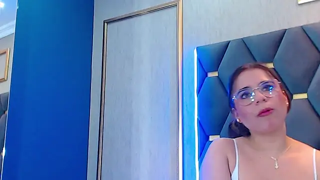 ThaniaJones online show from January 9, 6:12 pm