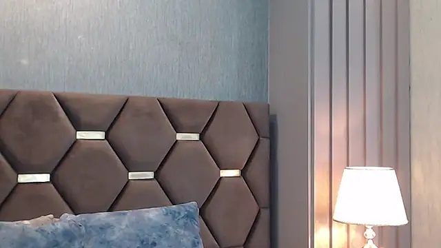 ThaniaJones online show from April 11, 11:47 am