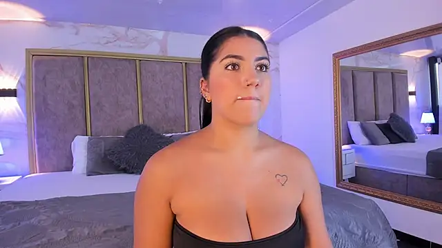 Snapshot of PaulinaDuarte chatting on September 11, 12:27 pm PaulinaDuarte online show from September 11, 12:27 pm
