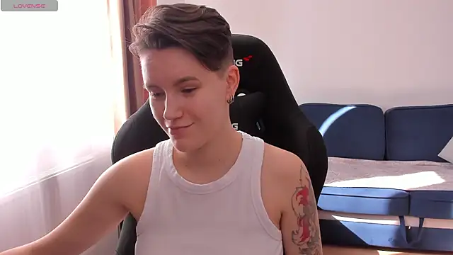 JessieFlower online show from September 18, 8:24 am