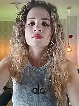 Shantall   online show from February 20, 11:01 am