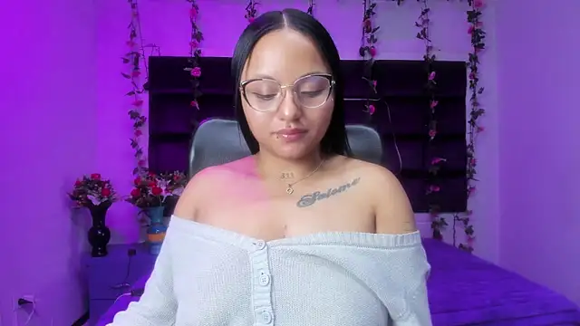 sweelanna   online show from April 9, 6:52 am