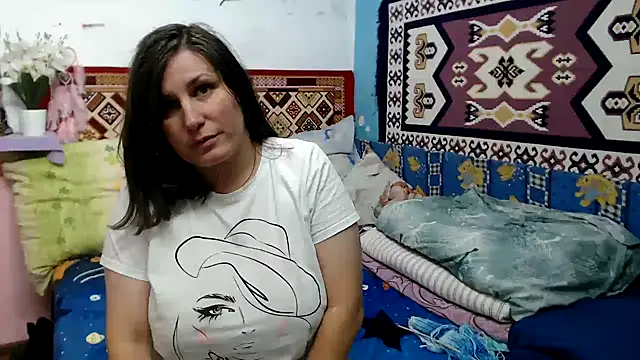 Snapshot of AdelineBlueEyes chatting on October 16, 11:24 am AdelineBlueEyes online show from October 16, 11:24 am