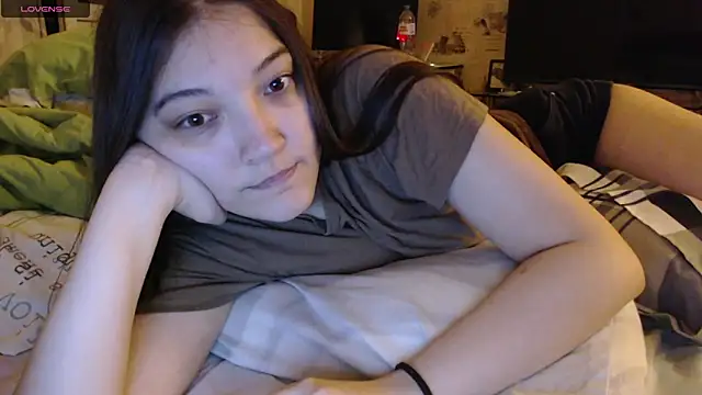Snapshot of AlisaDevis chatting on October 12, 4:09 pm AlisaDevis online show from October 12, 4:09 pm