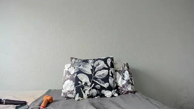 Snapshot of ThickLeeyanaX chatting on September 12, 10:02 am ThickLeeyanaX online show from September 12, 10:02 am